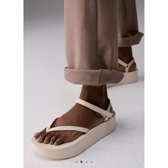 Teva Womens Flatform Slim Sport Sandal Beige Cream SZ 7 Strappy - Picture 1 of 11